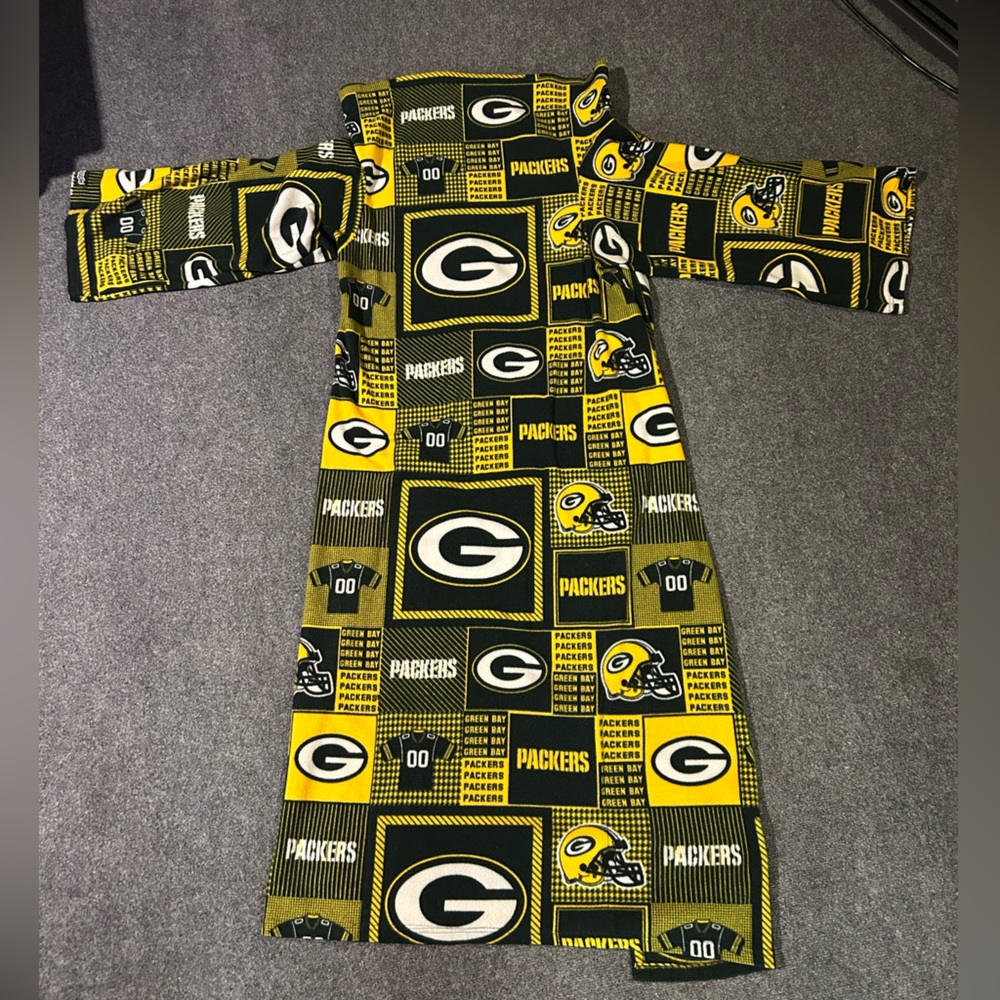 Green Bay Packers Snuggie , EUC